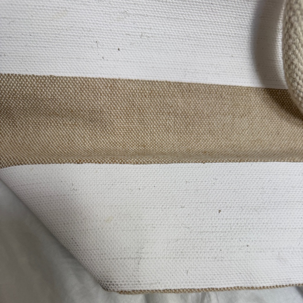 Women’s Large Tan and White Striped Reusable Tote Bag. - Picture 13 of 16